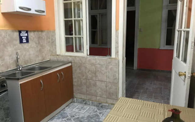 Hostal Tricontinental