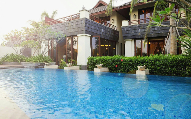 Shixishu Jianguo Yalong Bay Resort Hotel