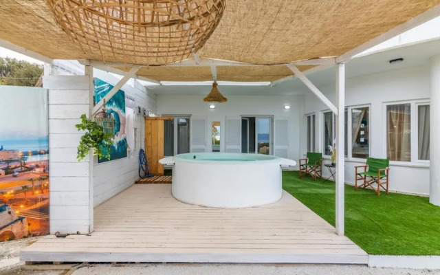 White Cycladic House With Jacuzzi