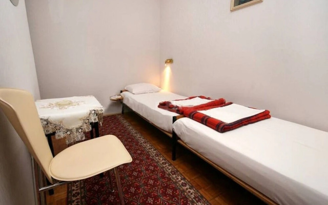 Ivy - 300 m to the sea - A1