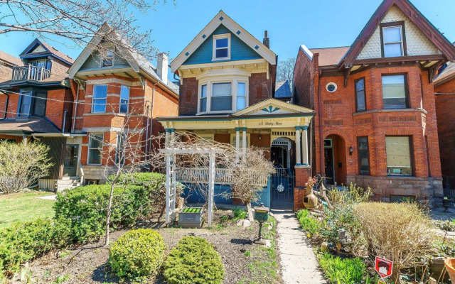 Elliott House Bed and Breakfast Toronto