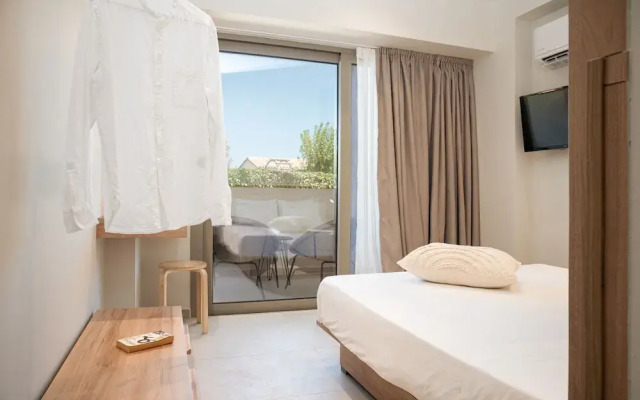 Palm Tree Beach Suites