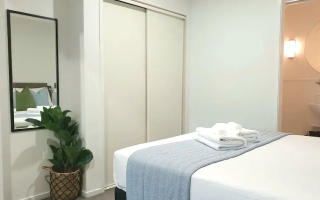 City Living - Wifi- Netflix - Laundry