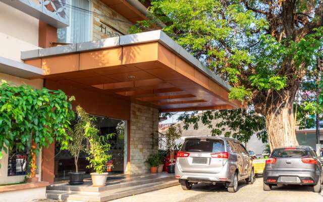 RedDoorz Plus Syariah near Java Supermall Semarang 2