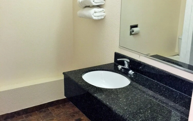 Tollway Inn of Beloit
