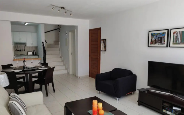 Cyprus-2 Beds Ensuite, Pool, Patios, Wifi, Parking