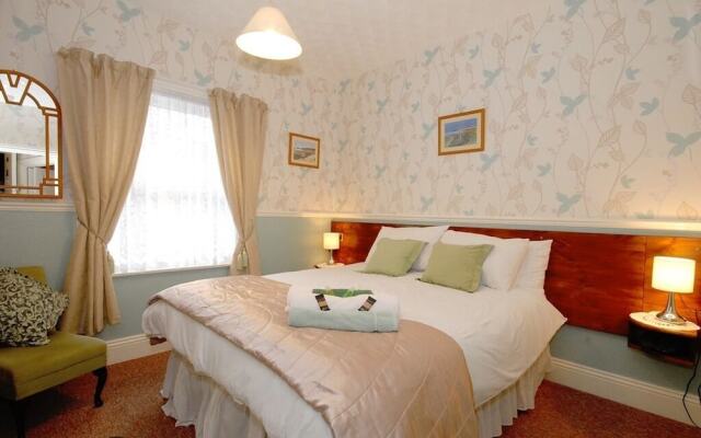 Longcroft Lodge