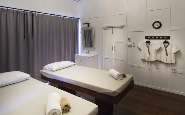 Tharaburi Resort Sukhothai
