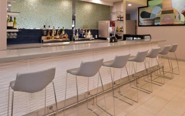 La Quinta Inn & Suites by Wyndham Indianapolis South