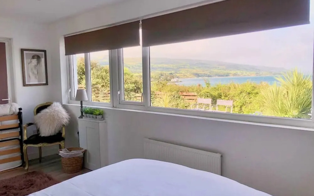 Ballygally Seaview and Garden 1 Bedroom Hideaway