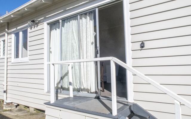 Arent Serviced House 14A Dignan St