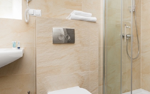 G12 Aparthotel