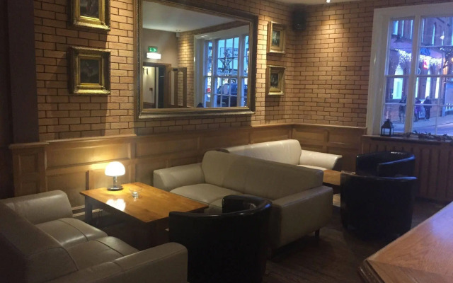 Jd Young Hotel