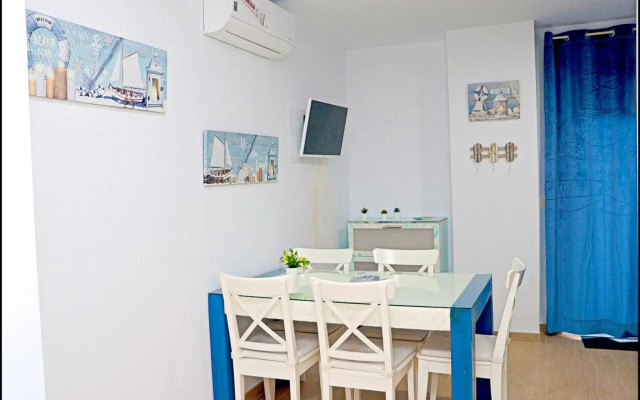 Apartamento en segunda linea, con piscina comunitaria