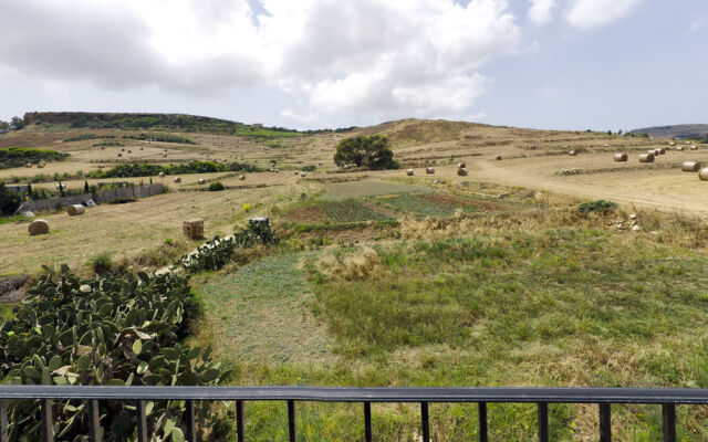 Tal-barun Farmhouse