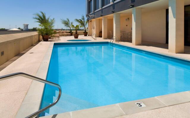 Renaissance Mobile Riverview Plaza Hotel