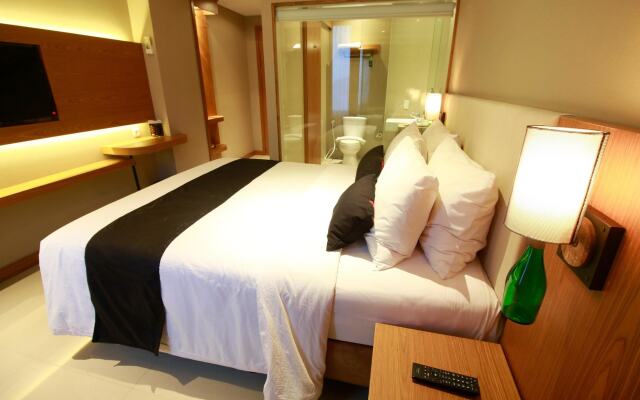 Yellow Star Ambarukmo Hotel