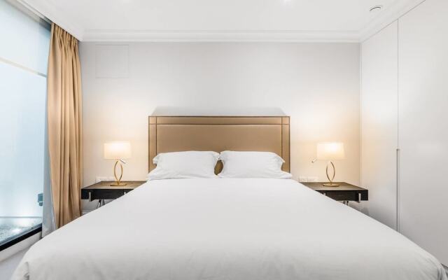Luxury 3BR Home in Knightsbridge W/sauna, 6 Guests