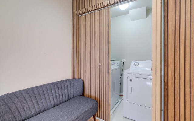 Spacious Woodbridge Home Near Leesylvania Park!