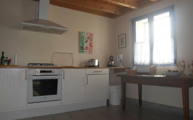 Gîte Saint-Romain-en-Jarez, 4 pièces, 6 personnes - FR-1-496-34