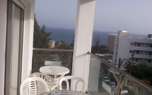 3 Bedroom Apartment with Sea View