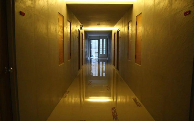 Bedroom 77