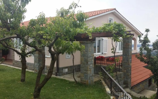 Seaview APARTMENTS HOJA
