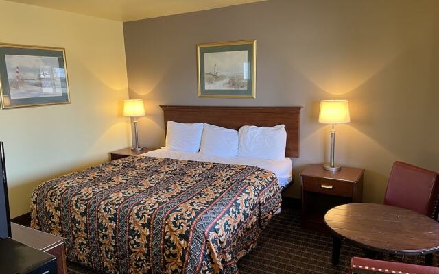 Crows Nest Inn Tawas