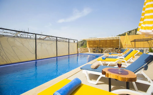 Villa Doga by Akdenizvillam