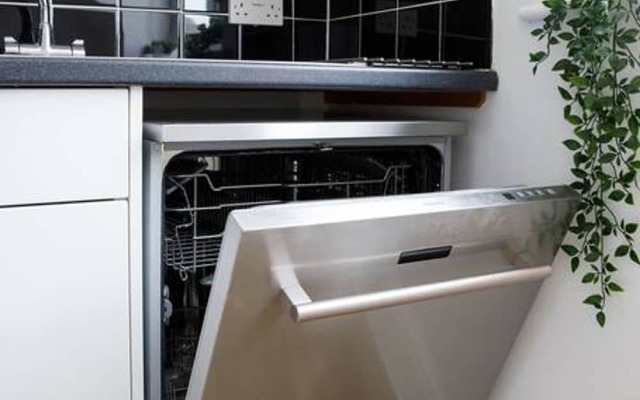 Lovely Selsey Apartment With sea Views Sleeps 4