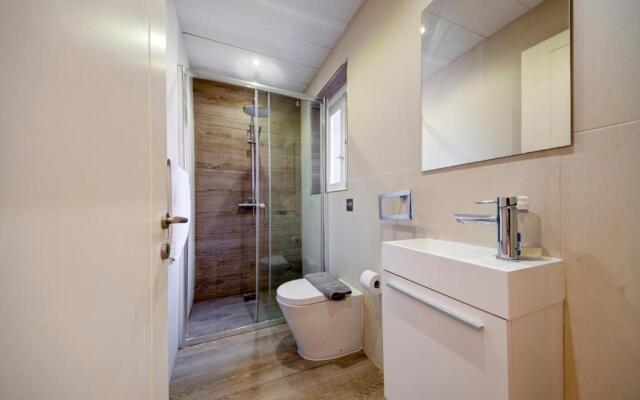 Tritoni harbour suites