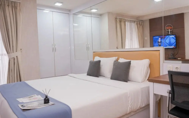 Restful Studio Room At Serpong Greenview Apartment