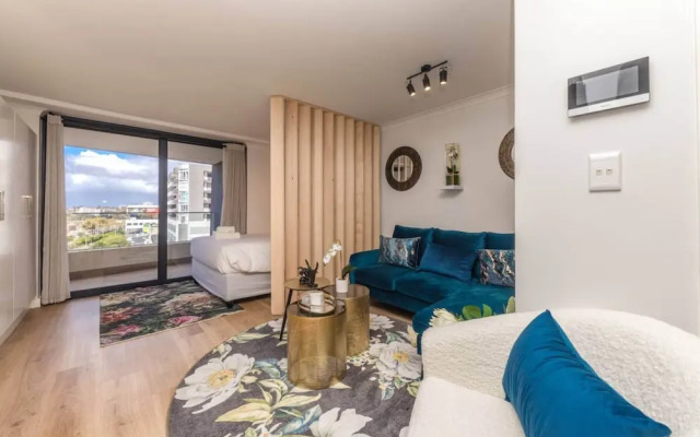 Colourful and Cosy Studio Apartment in Newlands