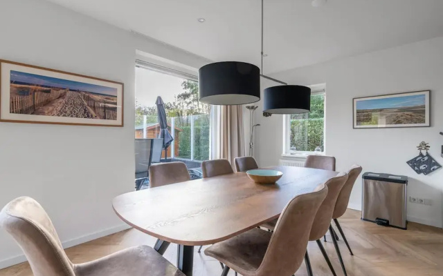 Modernly Furnished Holiday Home for 6 People