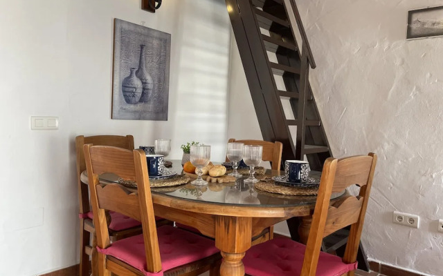 Casa Paquita con Piscina Privada en Maro By At Hom