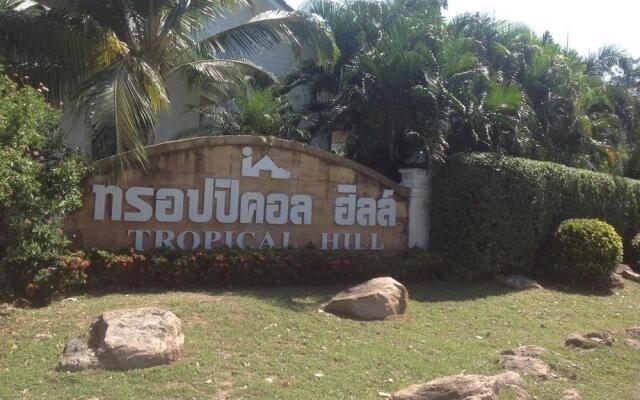 Tropical Hill Pool Villa