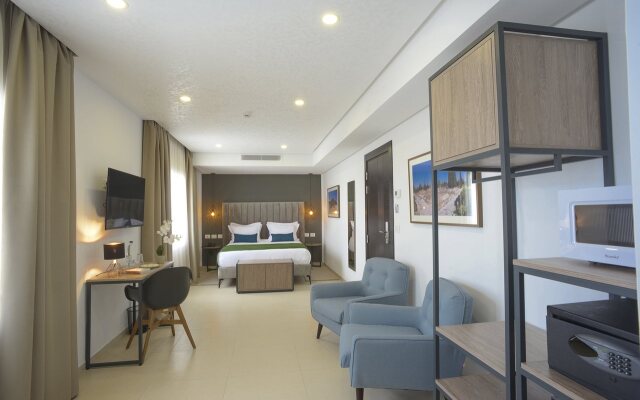 Maia Hotel Suites