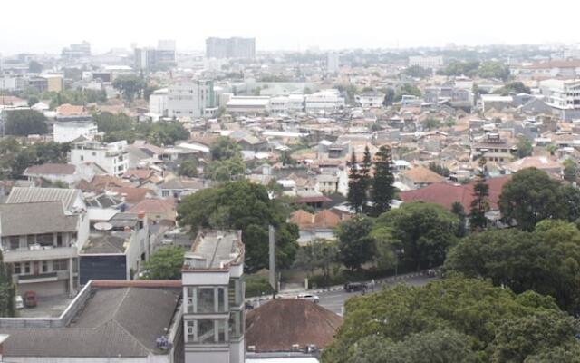 Best Location 2BR Tamansari La Grande Apartment