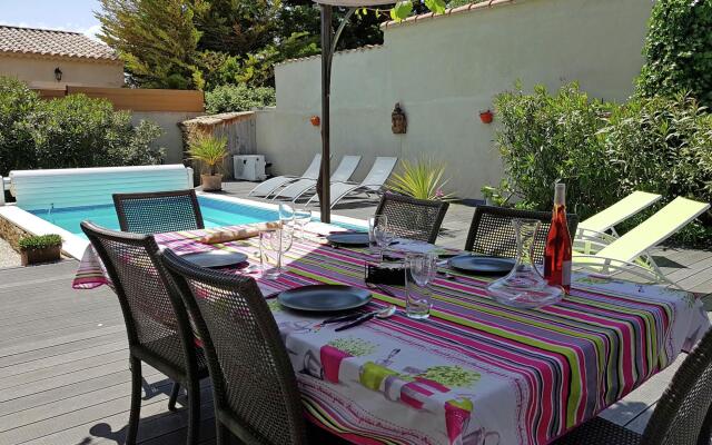 Beautiful Villa in the Vineyard Village of Tavel with Pool