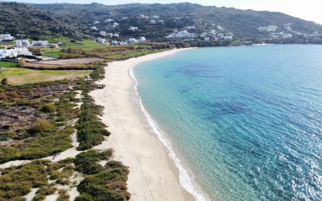 Studios Vrettos Beachfront Hotel