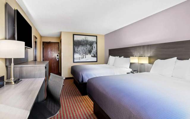 Super 8 by Wyndham Amsterdam