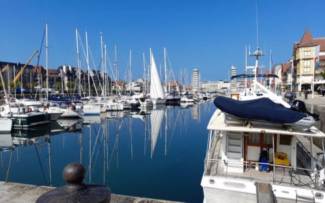 Les Marinas 10403