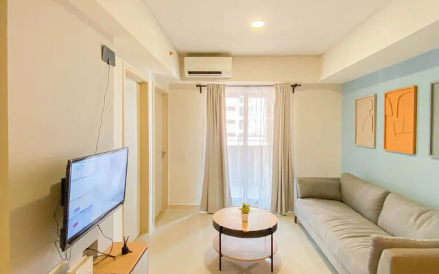 Spacious And Cozy 2Br With Extra Room At Meikarta Apartment