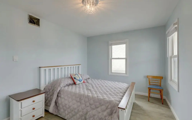 Sunny Seaside Heights Retreat: Walkable Location!