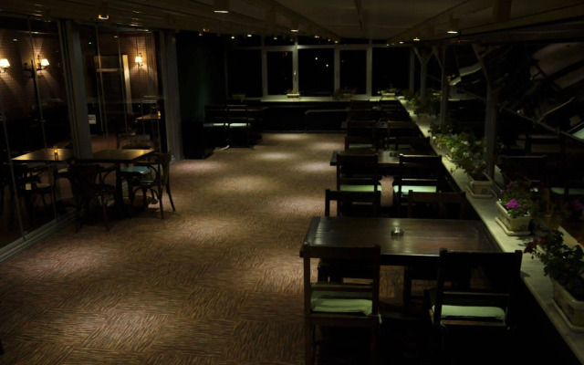Zinos Hotel