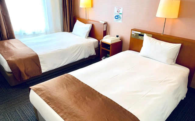 Tokyo Plaza Hotel