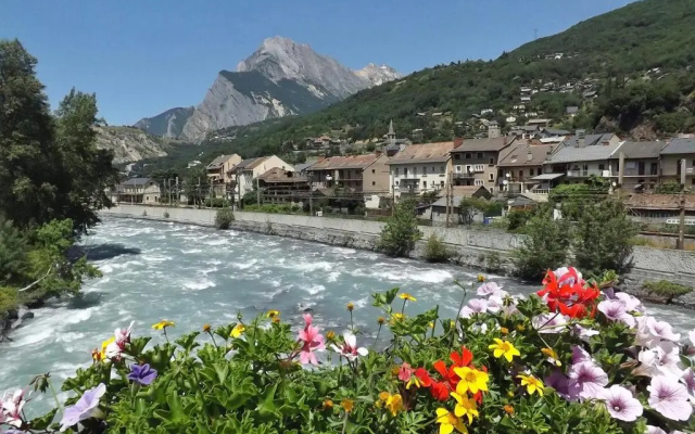 APPARTEMENT TOUT CONFORT à St Michel de Maurienne