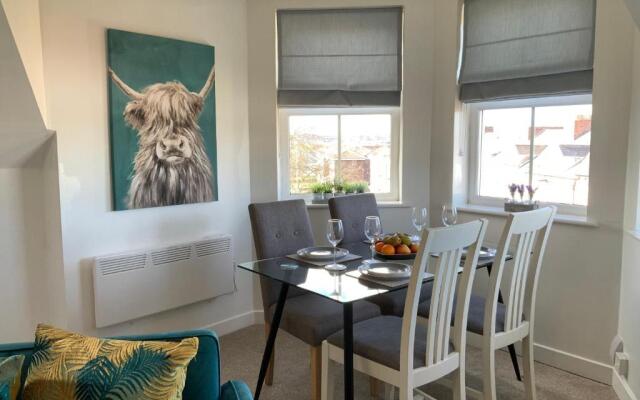 Luxurious Loft Flat 2-bed/2-bath