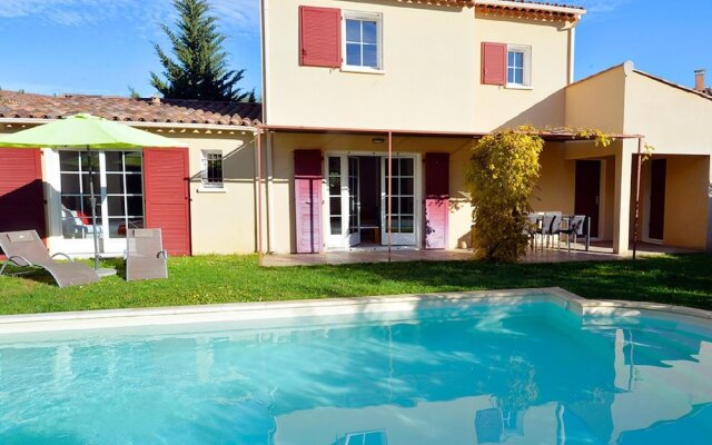 Luxury Provencal Villa With AC, in Charming Lubéron Region