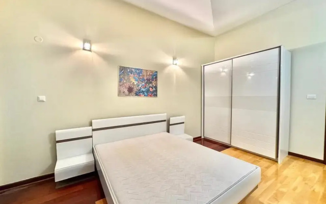 Rooftop Elegance Suite